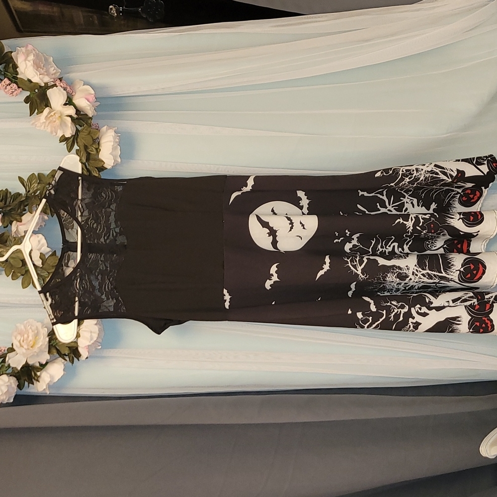 EUC A-line Halloween Spooky & Cute Bat and black cat dress AMAZING Sz M